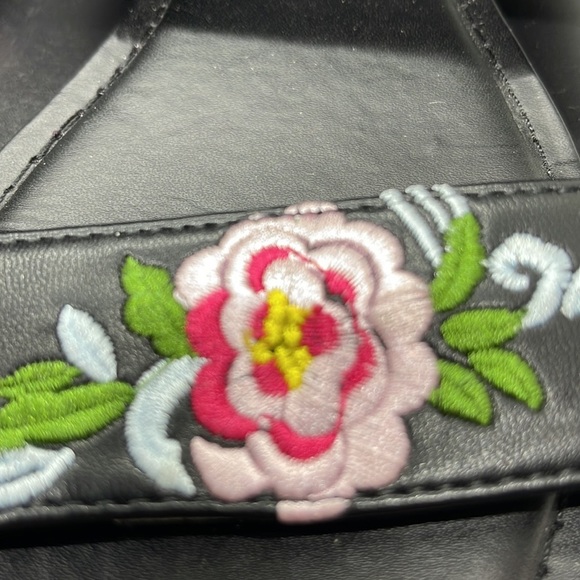 Capellin New York Embroidered Floral Dbl Straps Slide Sandals. Size 10. D3/A - Picture 3 of 10
